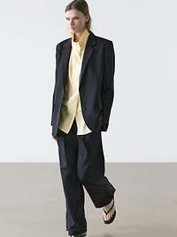 100% extra fine wool two-button blazer