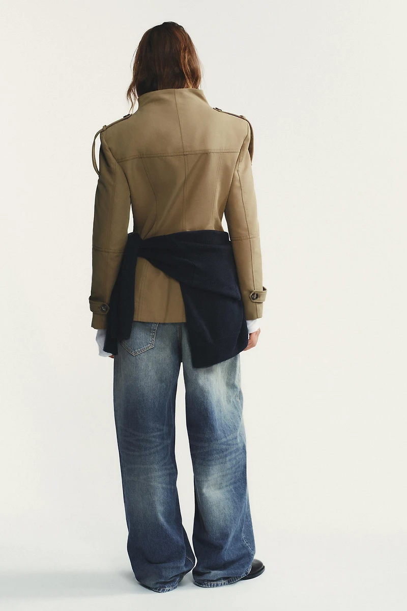 VESTE À POCHES ET PATTES
