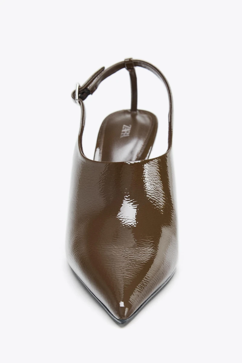 CHAUSSURES À TALONS OUVERTES L'ARRIÈRE EMPEIGNE MONTANTE