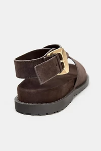 SANDALES ENTREDOIGT À BOUCLE EN DAIM