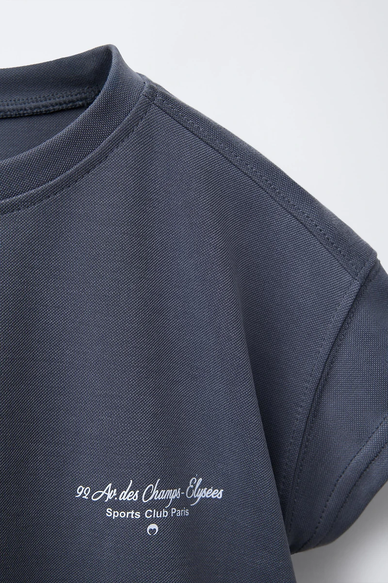 FLOWY TEXT T-SHIRT