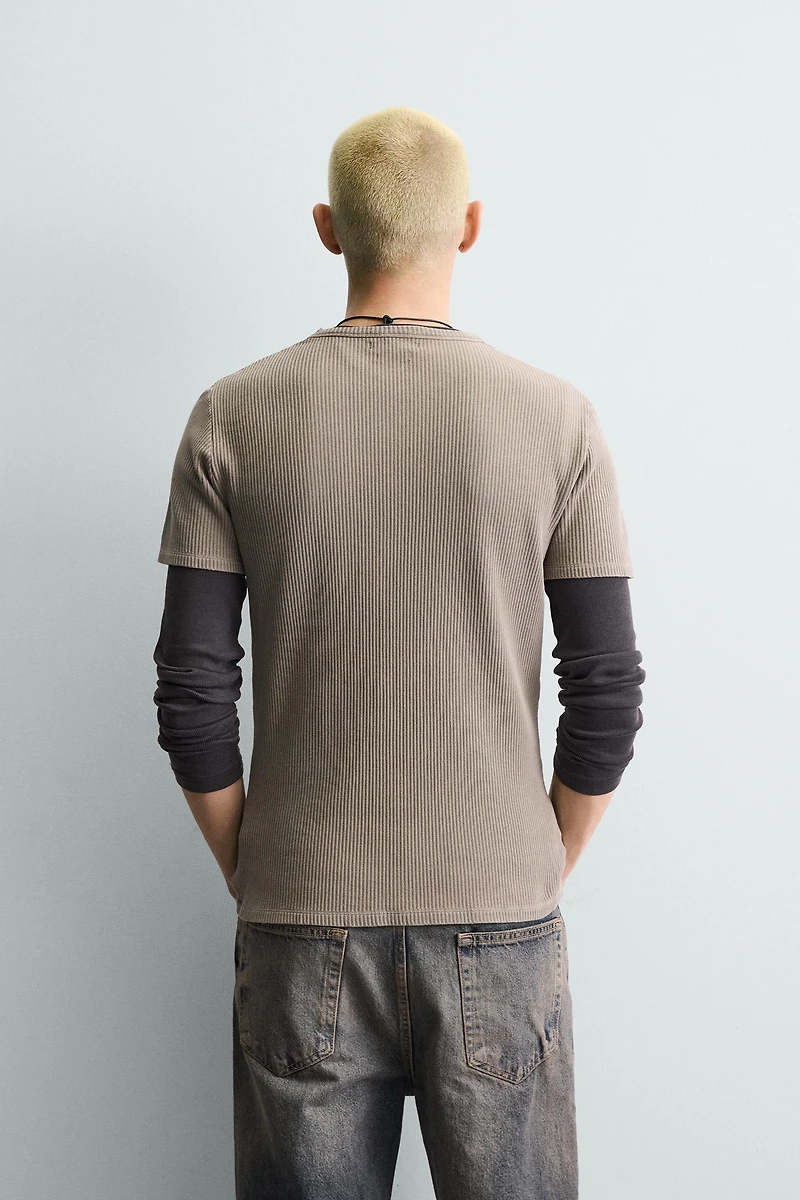 SLIM FIT TEXTURED KNIT T-SHIRT