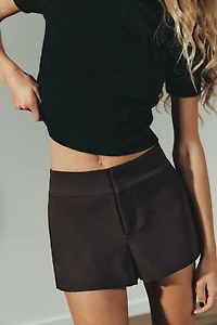 MINI-SHORT EN MATIÈRE SYNTHÉTIQUE