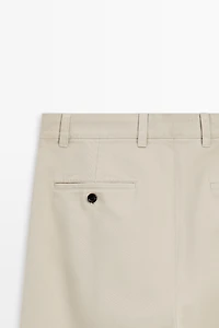 Barrel fit pants with darts