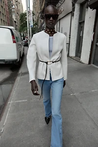 ROUND NECK BELTED BLAZER
