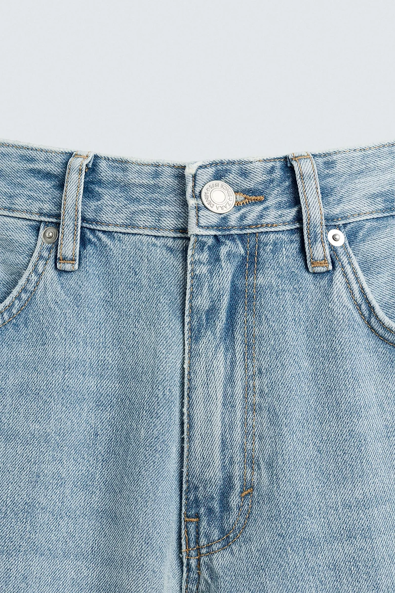 SLIM TAPERED FIT JEANS