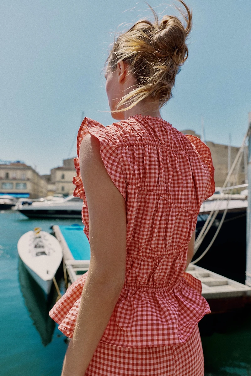 GINGHAM RUCHED TOP