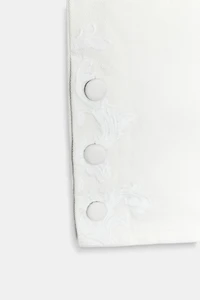 ZW COLLECTION EMBROIDERED MID-RISE CAPRI JEANS