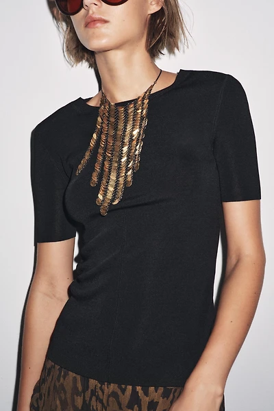 SHORT SLEEVE KNIT TOP