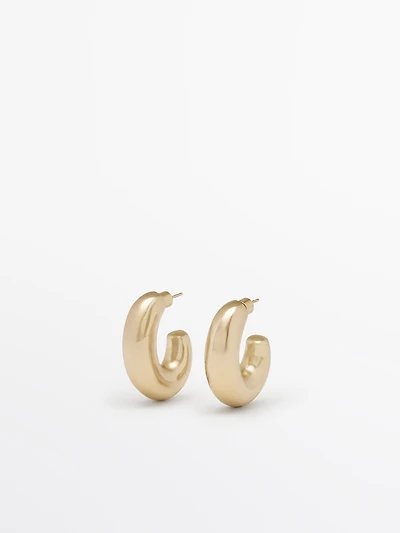Oval hoop earrings