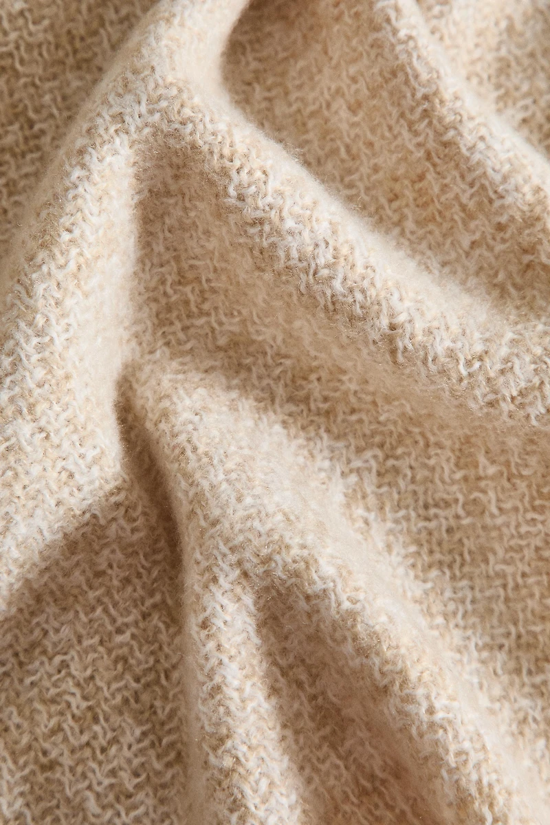 FRINGED BLANKET