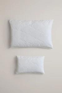 KIDS’ SOFT-TOUCH QUILTED FIBER PILLOW