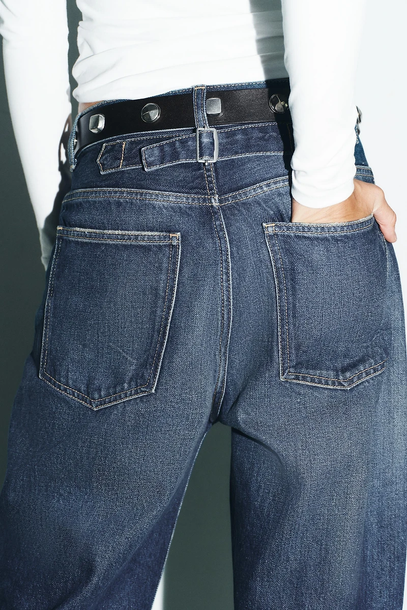CEINTURE EN CUIR À CLOUS