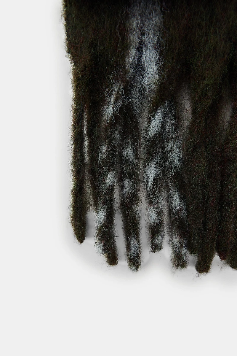 FOULARD À CARREAUX ET À FRANGES