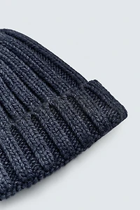 RIBBED BEANIE