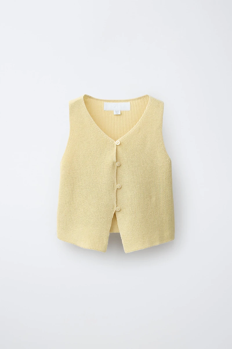 KNIT TOP WITH BUTTONS
