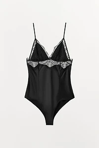 BODY SATINÉ AVEC DENTELLE