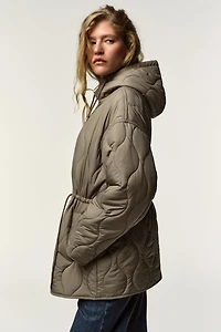 VESTE REMBOURRÉE À CAPUCHE DÉPERLANTE