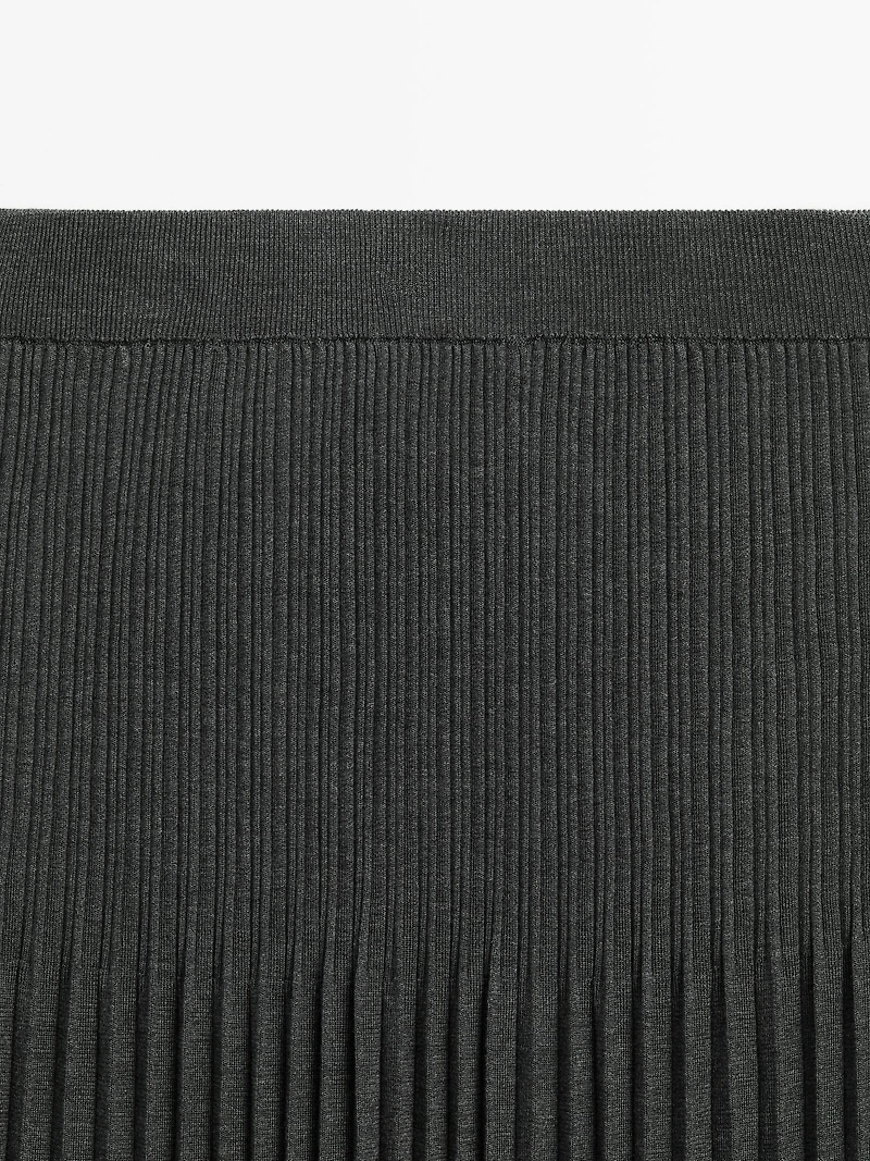 Pleated knit midi skirt