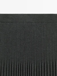 Pleated knit midi skirt