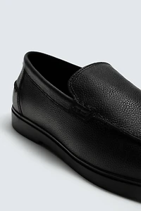 CASUAL LEATHER LOAFERS
