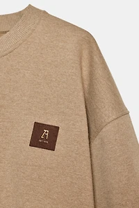 PATCH SWEATSHIRT