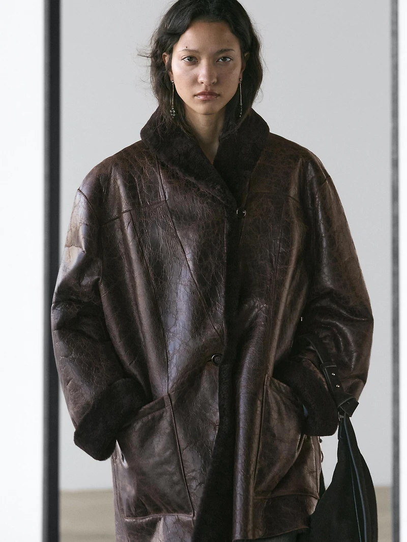 Mouton leather coat with crackled finish