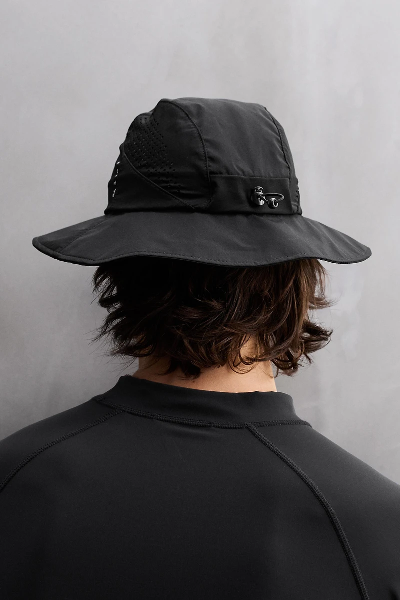 TECHNICAL BUCKET HAT