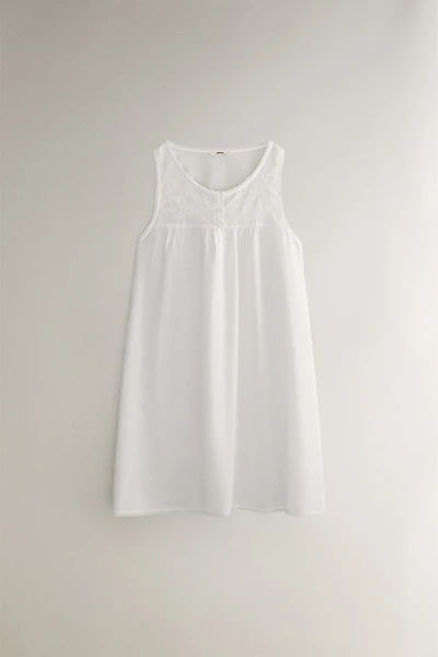 EMBROIDERED COTTON NIGHTGOWN