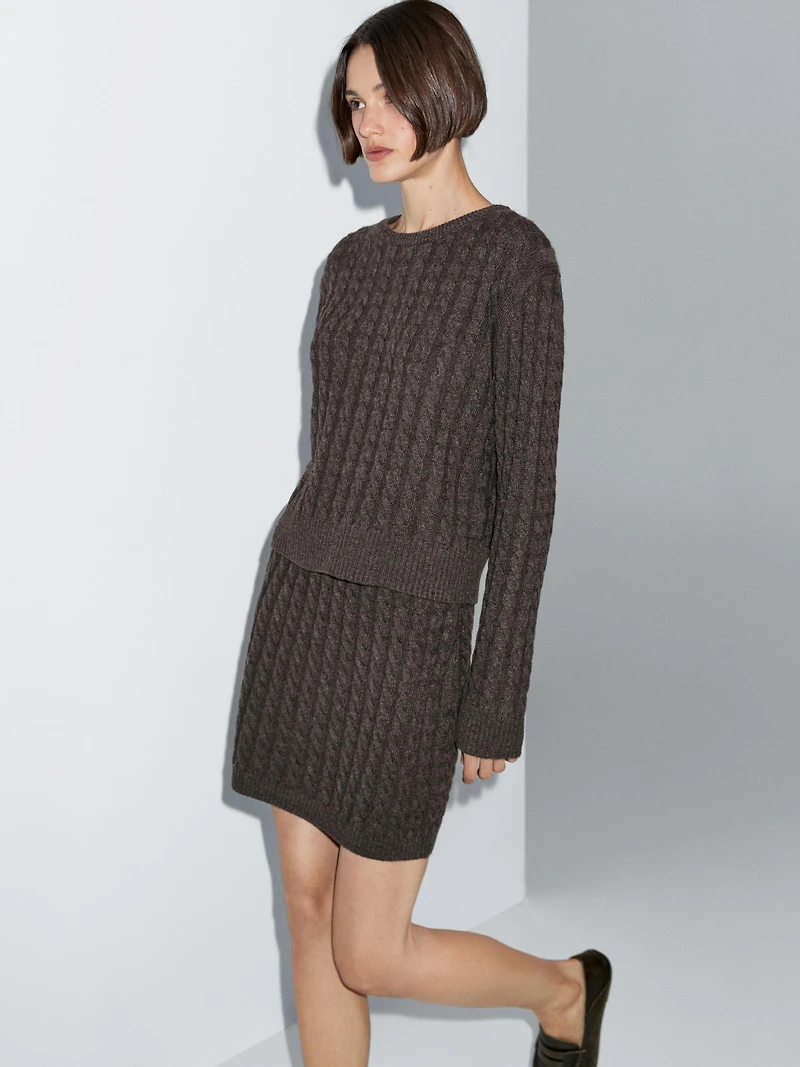 Pull laine en maille tressée