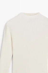 Knit dress with matching detail