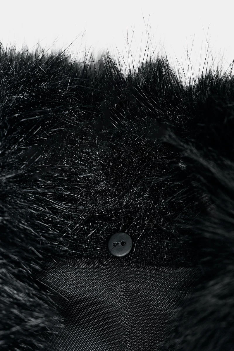 SHORT WOOL COAT WITH FAUX FUR LAPEL