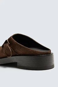 SABOTS EN CUIR À BOUCLE