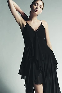 LACE TRIM RUFFLED STRAPPY DRESS
