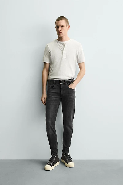 SKINNY FIT JEANS