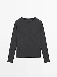 Wool T-shirt with raglan sleeves