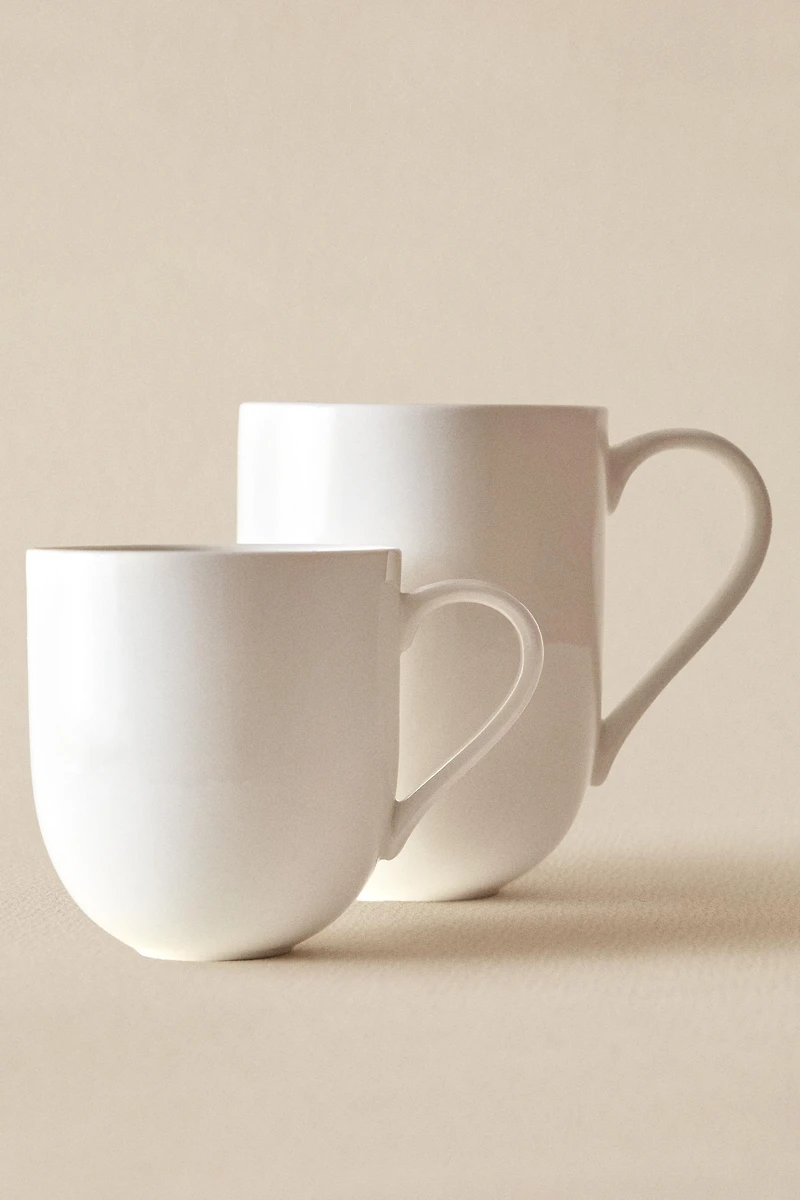 WHITE PORCELAIN MUG