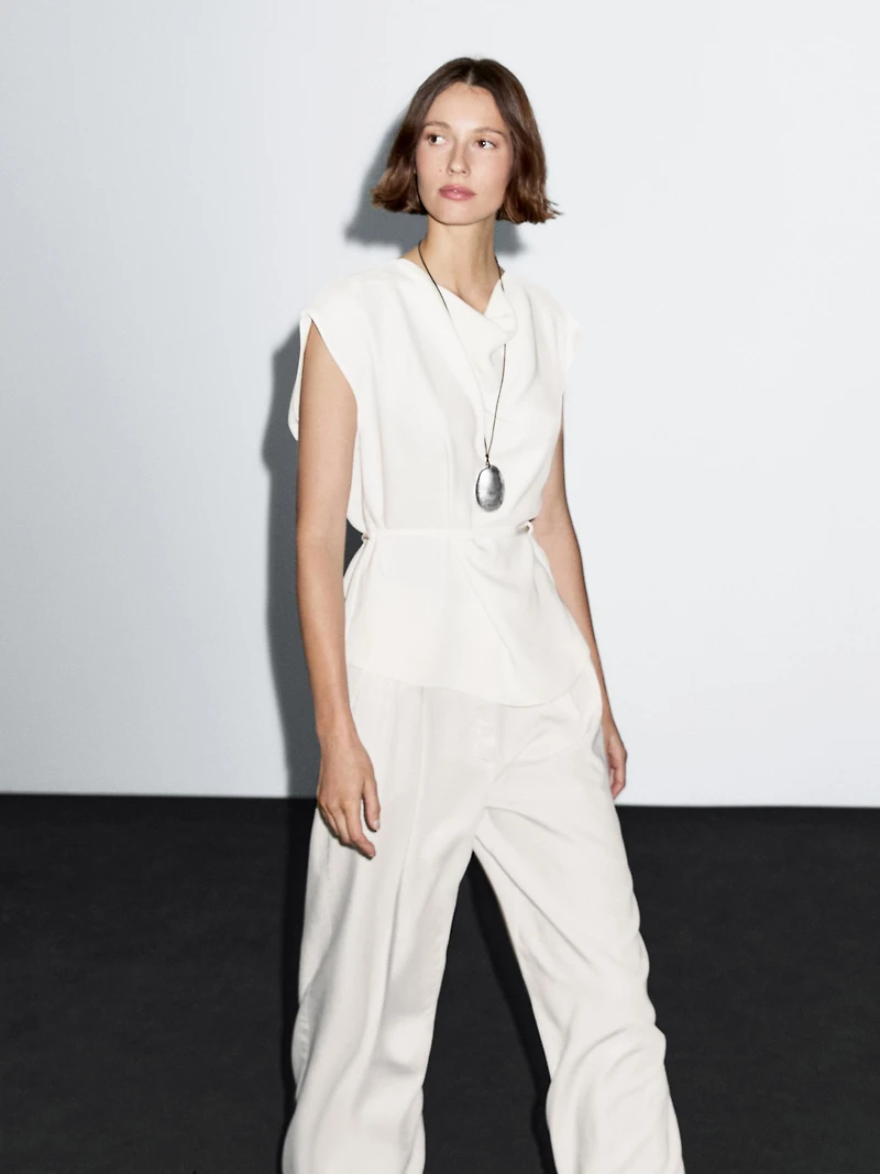 Wide-leg trousers with double dart