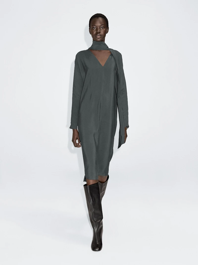 V-neckline midi dress with tie detail