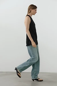 Top asymétrique détail dos en lin