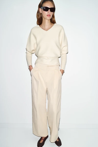V-NECK KNIT JUMPER
