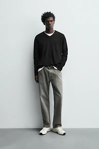 BASIC V-NECK SWEATER