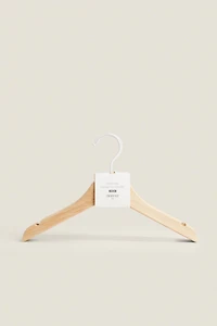 PACK OF CHILDREN’S WOODEN HANGERS (PACK OF 4)