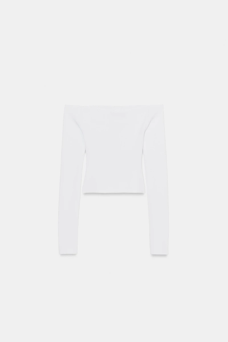 FITTED CUT OUT KNIT TOP