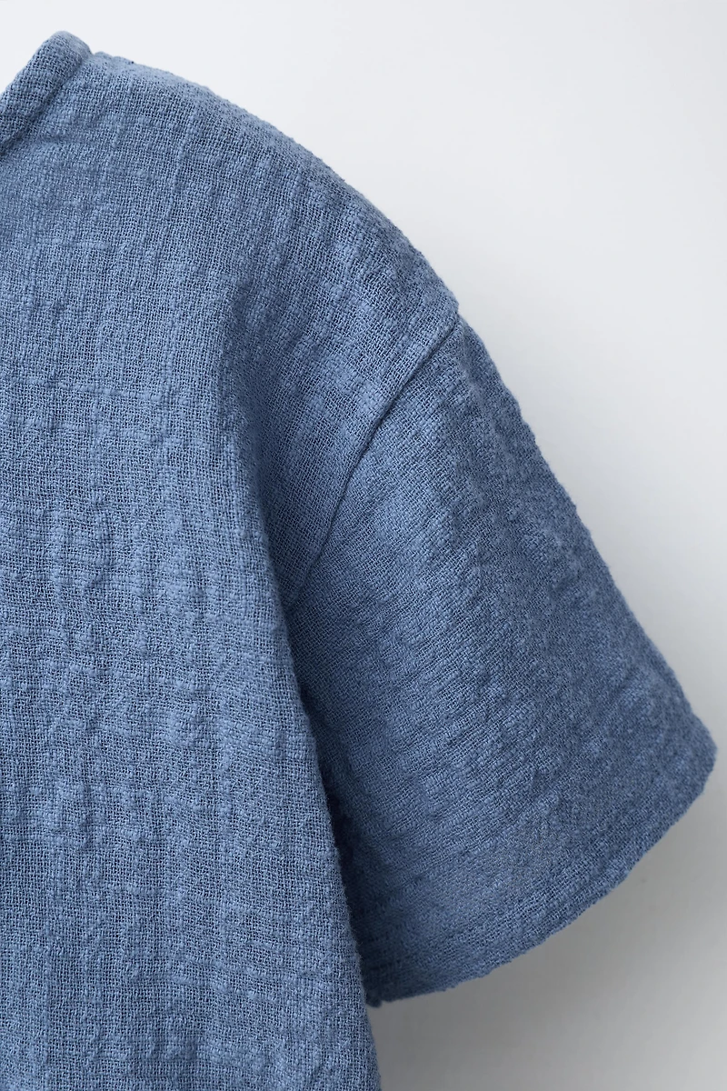TEXTURED T-SHIRT