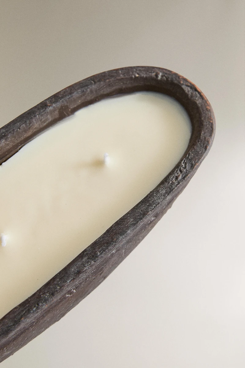 GR) LEATHER AMBER SCENTED CANDLE