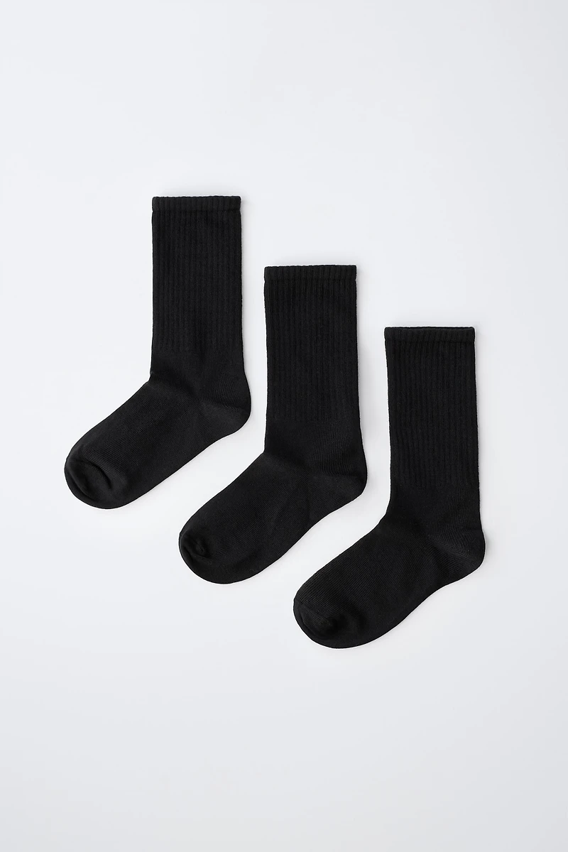 THREE-PACK OF LONG BASIC SOCKS