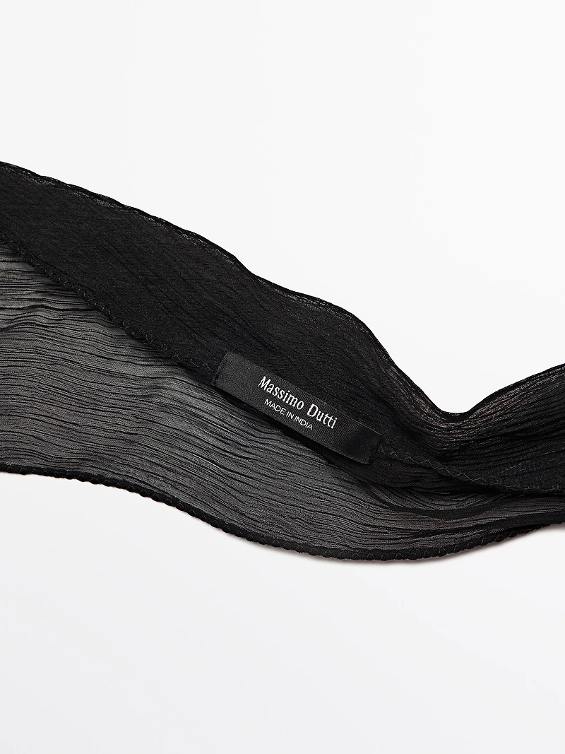 Tie scarf