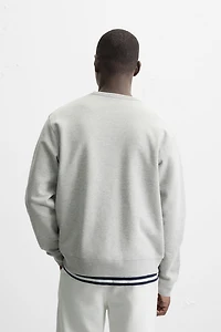 BASIC CREWNECK SWEATSHIRT
