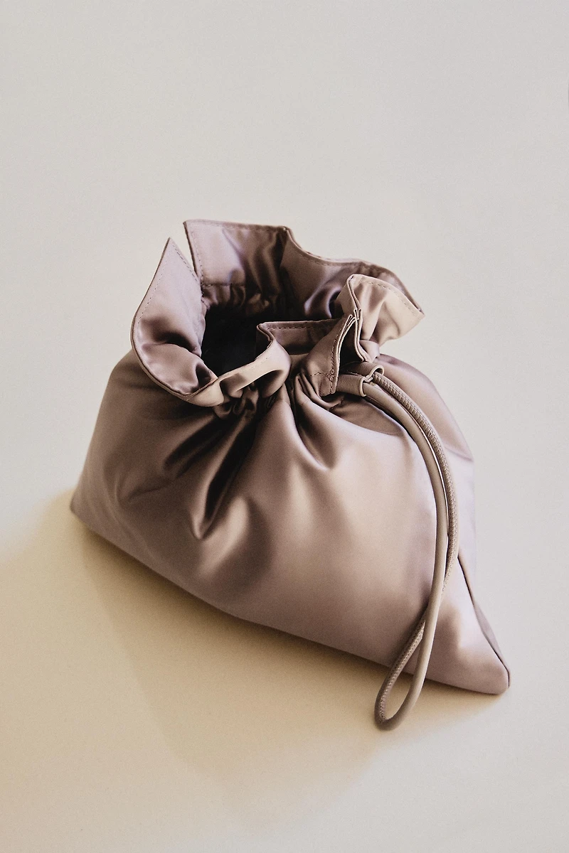 MEDIUM SATEEN MAKEUP BAG